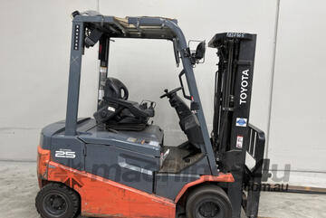 Toyota Forklift 2.5T Electric Container Mast - New Battery (Unit#:AU427)