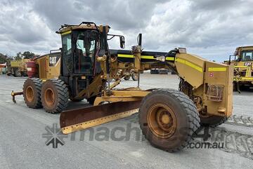 Caterpillar   12M