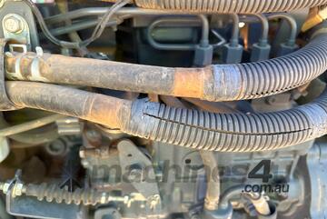 Kubota   M108S Tractor 4 x 4