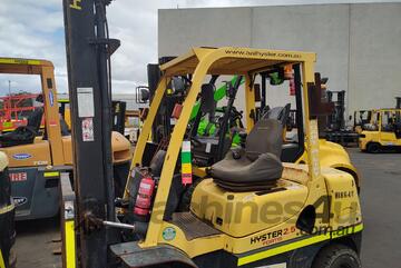 Low Hour 2.5T Diesel Forklift With Duals