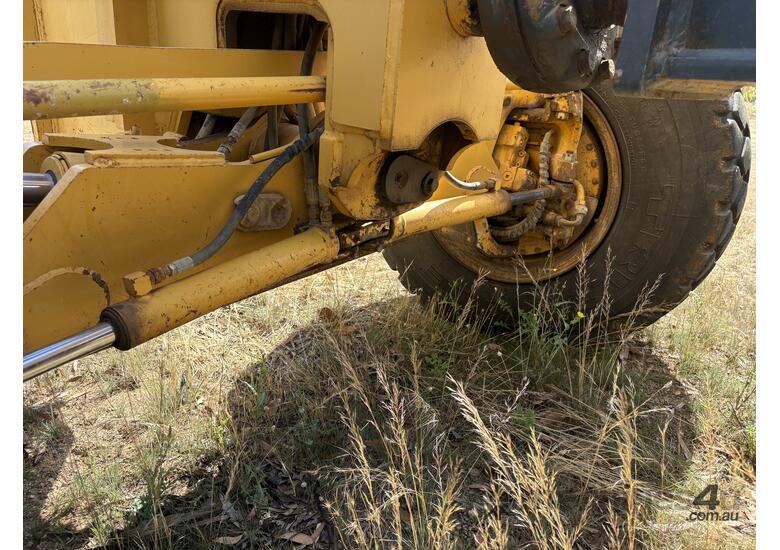 2013 John Deere 672GP Grader