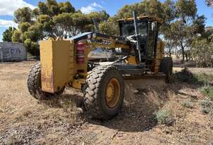 John Deere 2013   672GP Grader