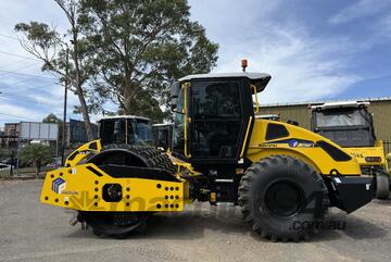   MULTIPAC 15Tonne Padfoot Roller