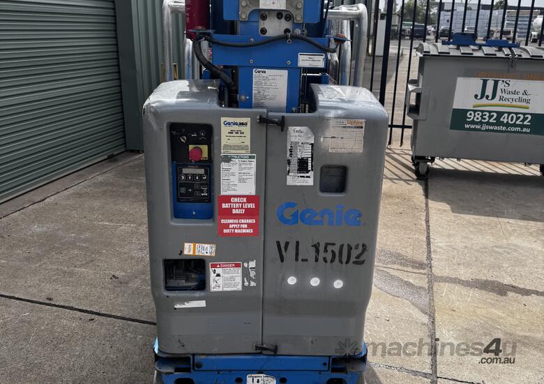 2017 Genie GR15 Vertical Lift image 2