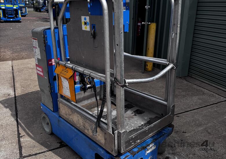 2017 Genie GR15 Vertical Lift image 3