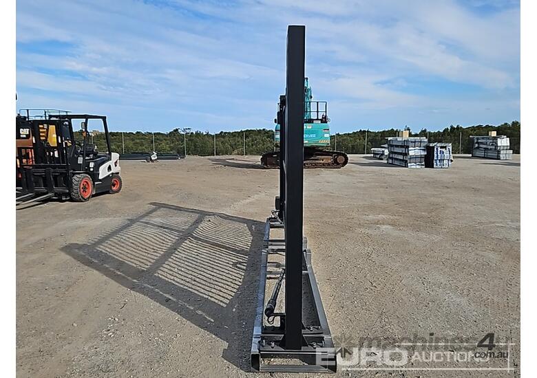 Unused 20FT DG17CAO Driveway Electrical Double Swing Gate c/w Remote Control 