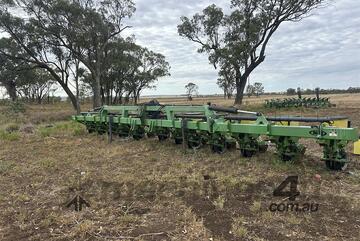 Boss   12 ROW PRECISION PLANTER
