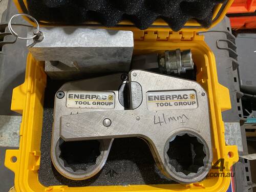 *UNRESERVED* Enerpac W-Series Low-Profile Hydraulic Torque Wrench Drive Unit Kit