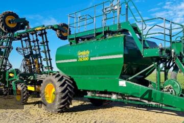 (8736) 2021 Simplicity 30 Series tow between 16500L