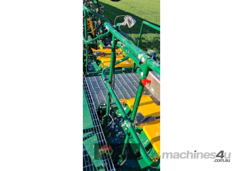 (8736) 2021 Simplicity 30 Series tow between 16500L