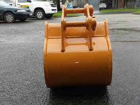 600mm GP Excavator Bucket Attachment 2.5T  - picture1' - Click to enlarge