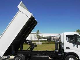 2005 HINO 300 SERIES 616 IFS TIPPER - picture0' - Click to enlarge