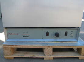 Industrial Lab Oven Incubator - Gallenkamp IH-100 - picture2' - Click to enlarge