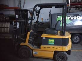 Forklift - picture0' - Click to enlarge