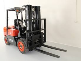 New Wecan Diesel Forklift 3.5 Tonne Gold Coast - picture0' - Click to enlarge