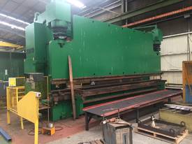 Haco 700 Ton x 8000mm CNC Press Brake - picture0' - Click to enlarge