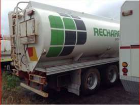 Iveco Eurotech 4500 Fuel Tanker - picture0' - Click to enlarge