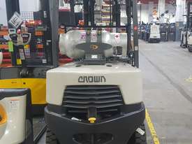 Crown Internal Combustion Gas Forklift Truck - picture1' - Click to enlarge