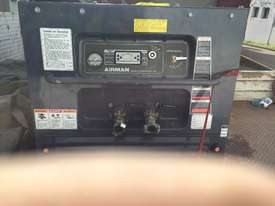 Airman diesel screw compressor. Good as new. 307 hours - picture2' - Click to enlarge