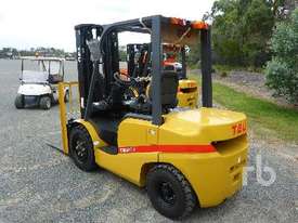 TEU FD30T Forklift - picture2' - Click to enlarge