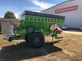 2018 UNIA RCW 8200 TRAILING BELT SPREADER (8200L) - picture0' - Click to enlarge