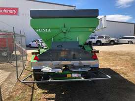 2018 UNIA RCW 8200 TRAILING BELT SPREADER (8200L) - picture1' - Click to enlarge