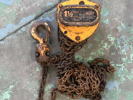 Chain Hoist Block and Tackle 1.5 ton x 3 mtr Drop PWB Anchor Lifting Crane PWB Anchor - picture1' - Click to enlarge