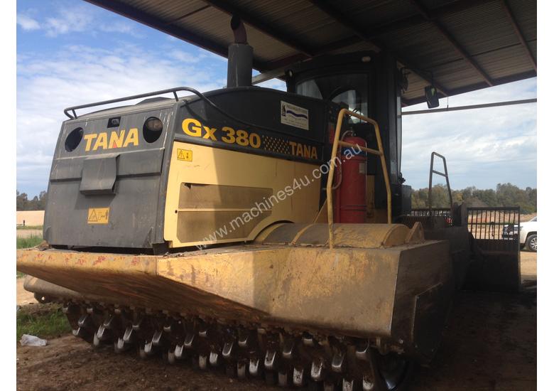 caption Tana Gx380 Landfill Compactor 2009