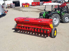 FARMTECH BM 18 SSB SINGLE DISC SEED DRILL + SMALL SEED BOX (3.3M) - picture2' - Click to enlarge