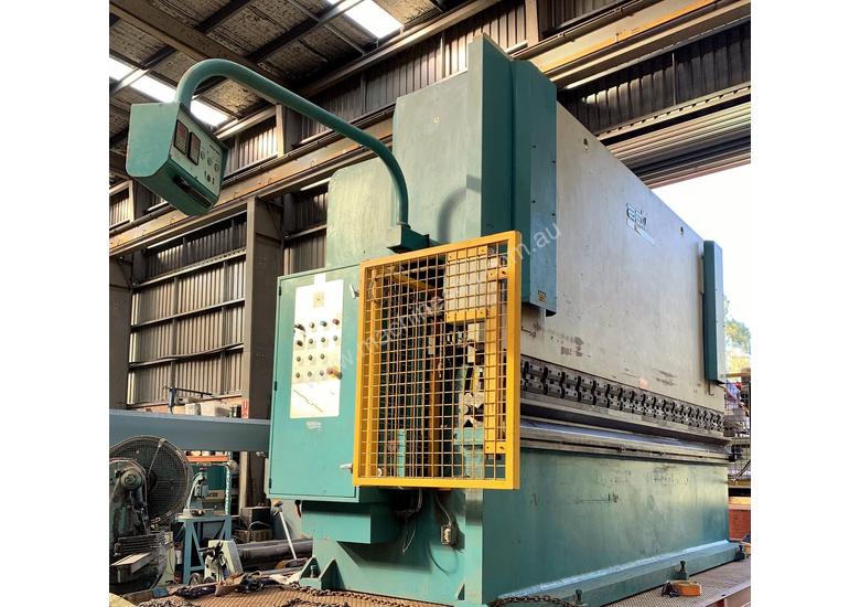 caption ADIRA Press Brake 150T x 4.0m