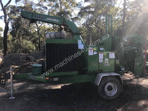 Bandit woodchipper  1890xp, Same as the New 19XP only 4 years old. 1450hrs 