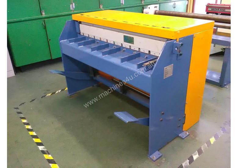 caption Just In - Education Model 1270mm x 1.6mm Foor Operated Guillotine