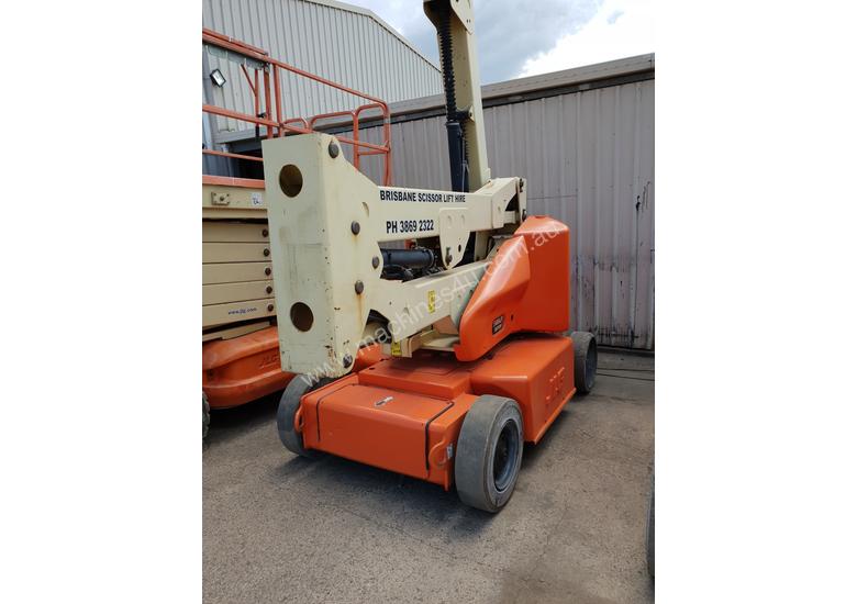 caption 40ft JLG electric boom lift 12 metres