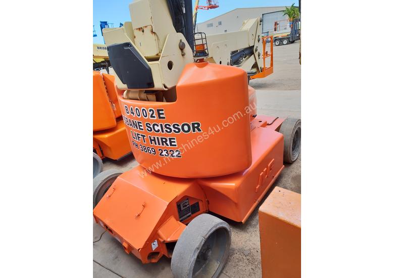 caption 40ft JLG electric boom lift 12 metres