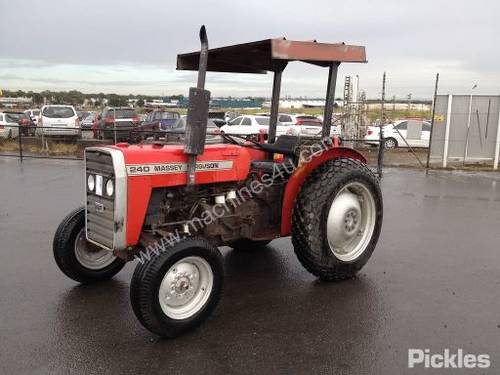 Massey Ferguson 240