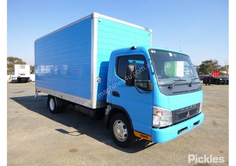 caption 2007 Mitsubishi Canter FE85