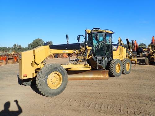 Caterpillar 12M Grader