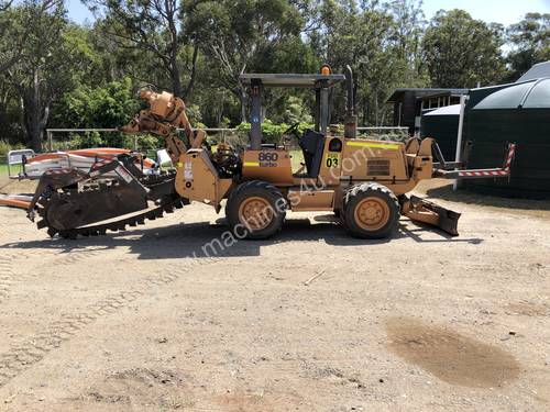 Case 860 trencher with vibrating plough 