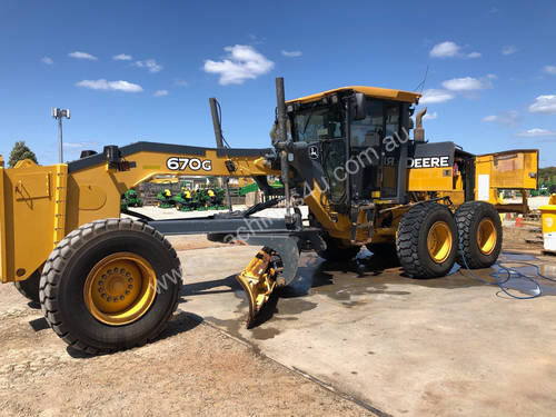 John Deere 670G Artic Grader Grader