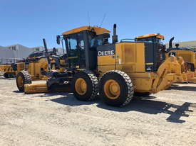 John Deere 670G Artic Grader Grader - picture1' - Click to enlarge