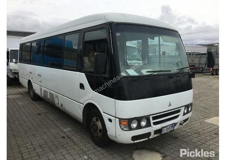 caption 2009 Mitsubishi Rosa BE600