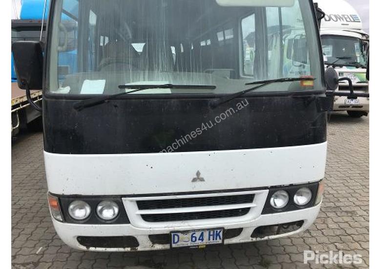 caption 2009 Mitsubishi Rosa BE600