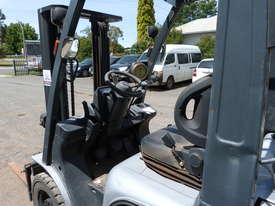 NISSAN 2.5 TON LPG FORKLIFT - picture1' - Click to enlarge