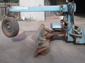 skid steer Road grader attachment - picture0' - Click to enlarge