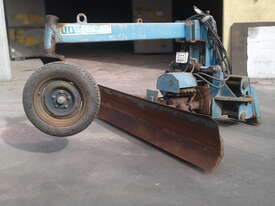 skid steer Road grader attachment - picture0' - Click to enlarge