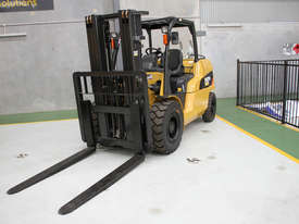 CAT 5.0T LPG Forklift GP50N - picture1' - Click to enlarge