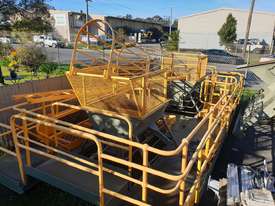 Paddle conveyor and Asphalt Hopper - picture0' - Click to enlarge