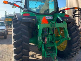 John Deere 8235R FWA/4WD Tractor - picture2' - Click to enlarge
