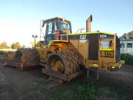 Caterpillar 825G Compactor - picture0' - Click to enlarge