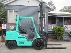 Mitsubishi 3.5 ton LPG Used Forklift #1557 - picture0' - Click to enlarge